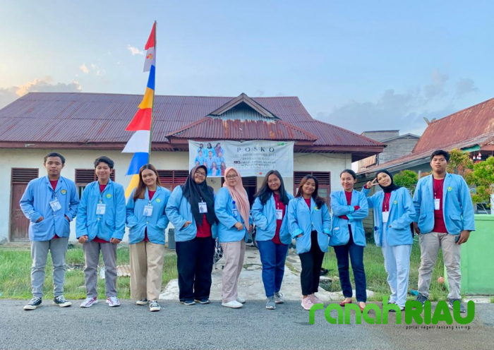 Peran Mahasiswa KKN melalui kegiatan belajar mengajar anak anak di kelurahan Selatpanjang Selatan